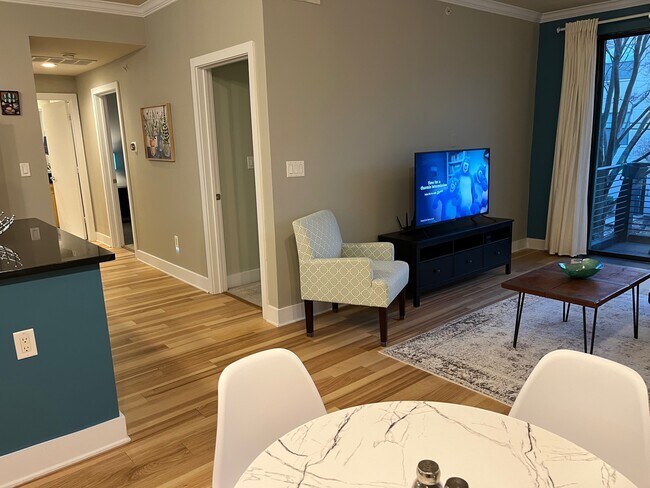 Foto del edificio - 4605 Cedar Springs Rd