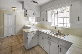 Building Photo - 10322 Nold Dr