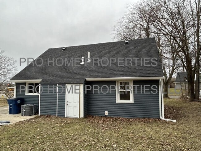 Building Photo - 4114 Prescott Ave