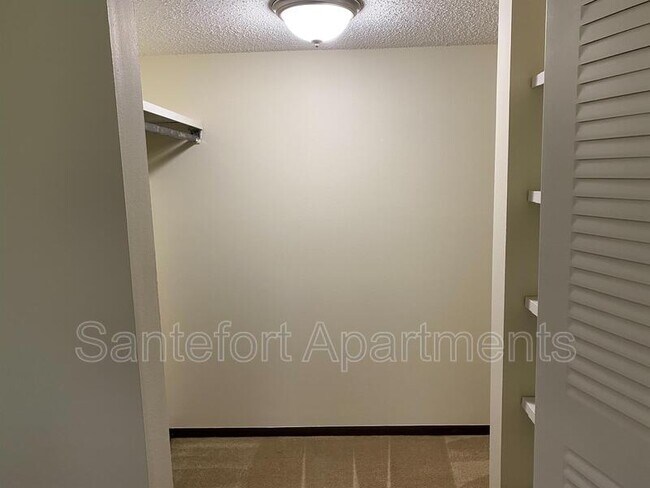 Building Photo - 5409 Haymeadow Ln
