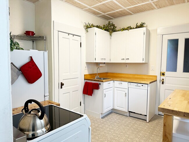 Foto del edificio - 909 E 5th St