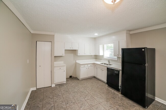 Building Photo - 8339 Reinosa Way