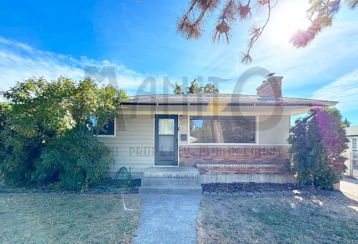 Primary Photo - Charming, Clean Bungalow