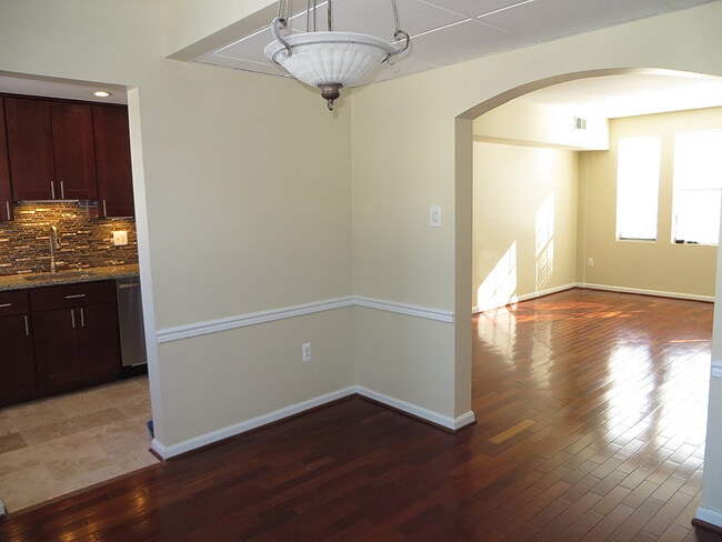 Building Photo - 1807 Key Blvd