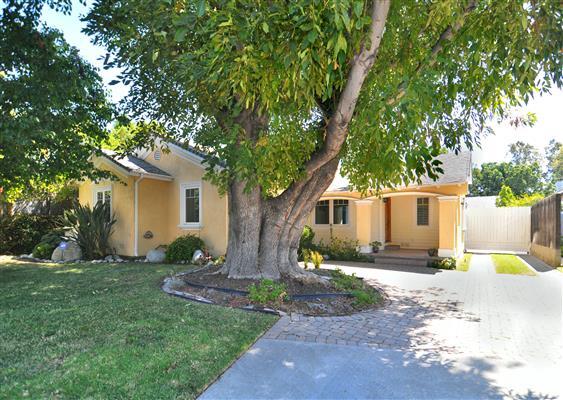 Front - 4954 Ranchito Ave