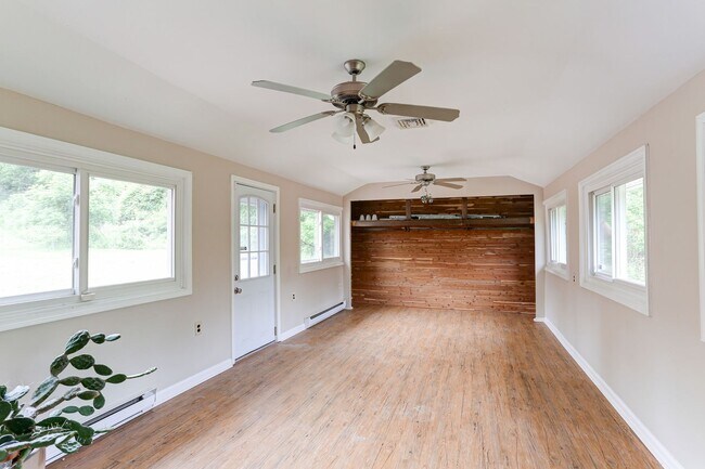 Foto del edificio - 3 Bed 1.5 bath in Camp Hill