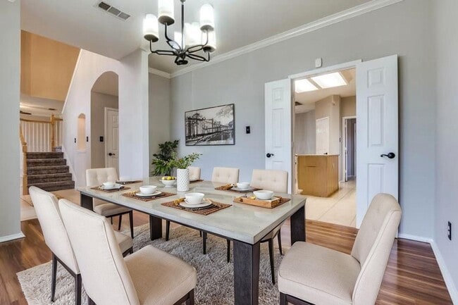 Building Photo - Large 4 Bedroom Home in High Pointe!