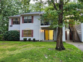 Building Photo - 25 Liberty Ct