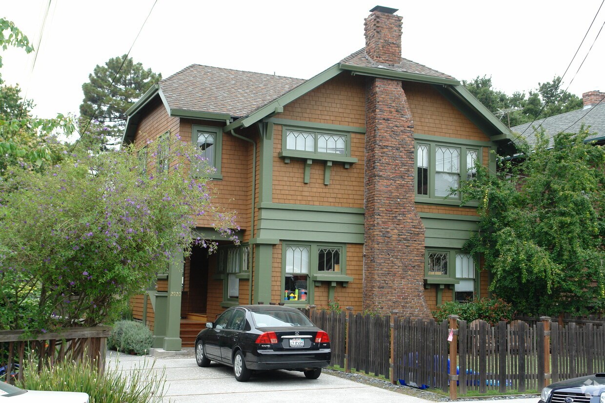 Foto principal - 2920 Hillegass Ave