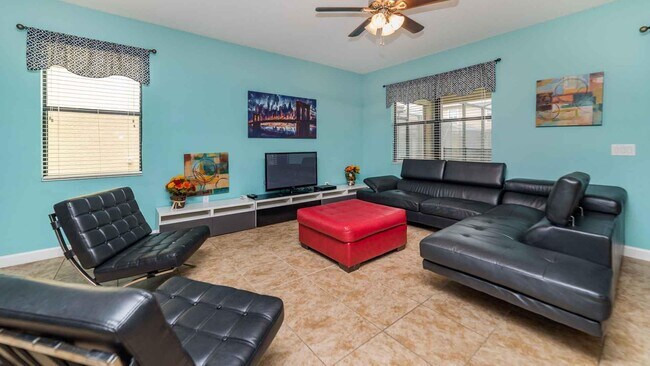 Foto del edificio - 1403 Thunderbird Rd