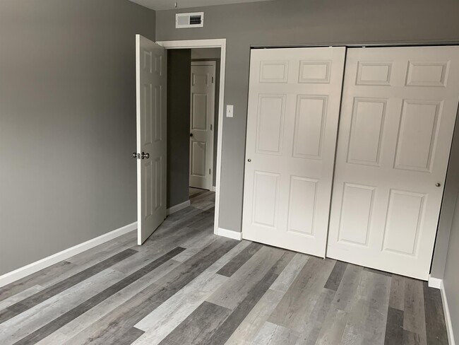 Foto del edificio - 604 Clark St