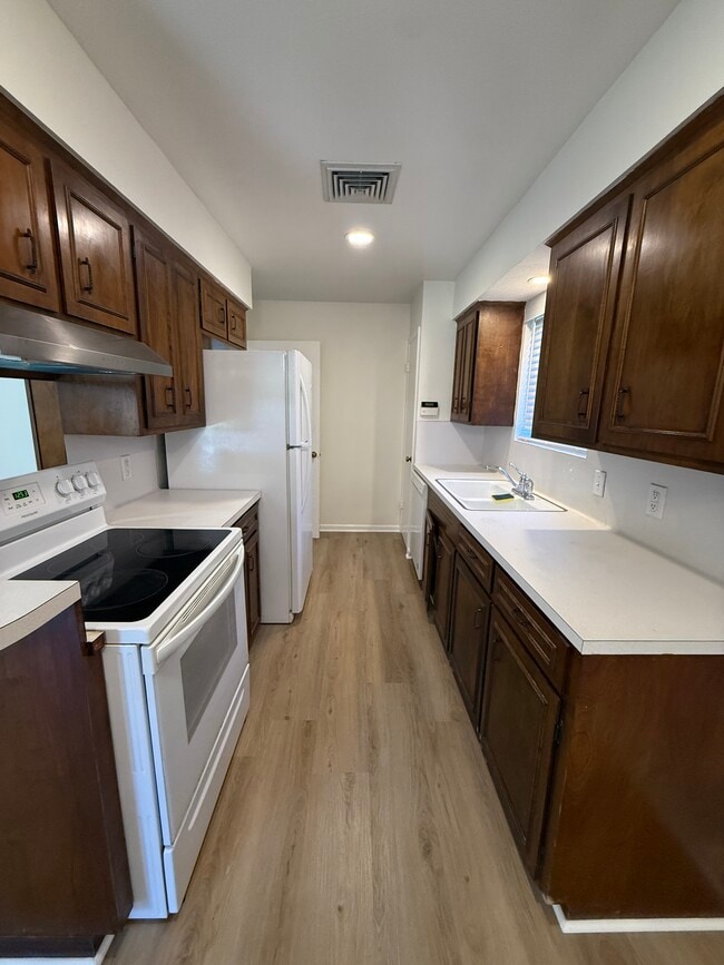 Building Photo - 4638 Bonner Dr