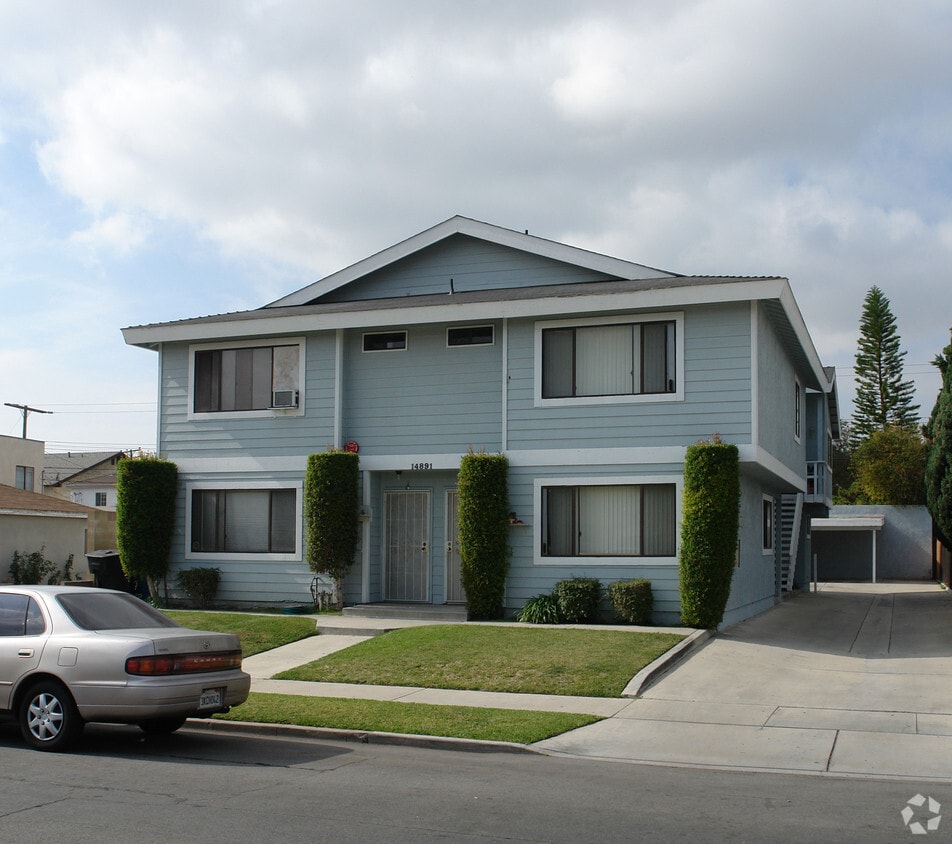 Primary Photo - 14891 Van Buren St