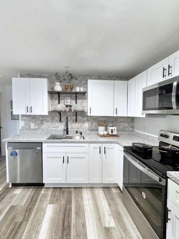 Building Photo - 542 S 14th Loop