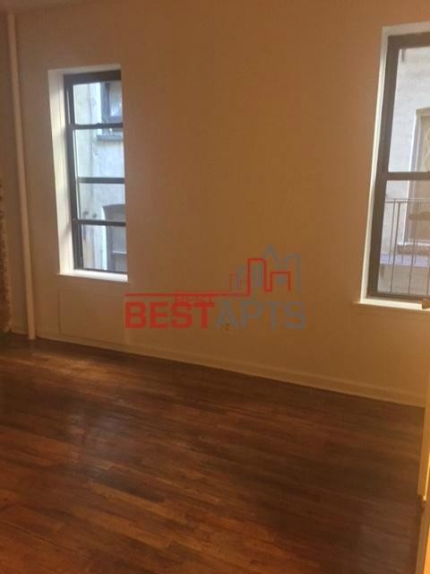 Building Photo - 220 E 29th St