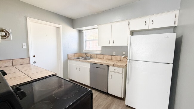 Foto del edificio - Kentwood Apartments