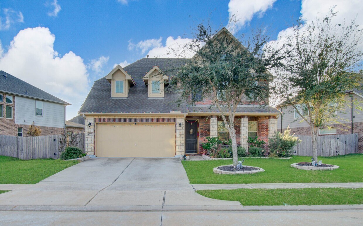 Foto principal - 2702 Fairfield Bend Pl