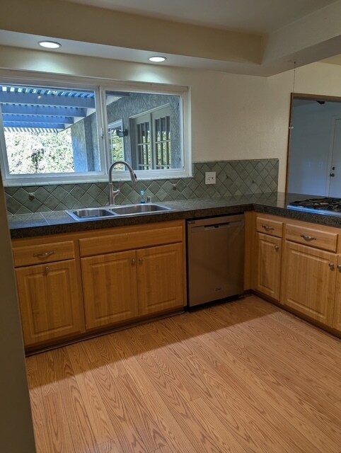 Foto del edificio - 6237 Hunter St