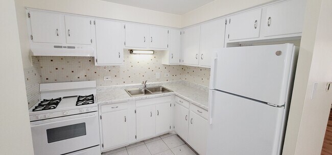 Foto del edificio - 5835 W 63rd St