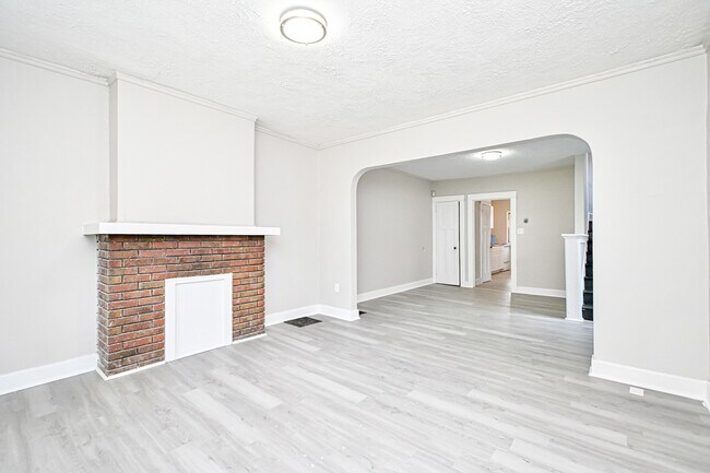 Building Photo - 312-314 Pointview Ave
