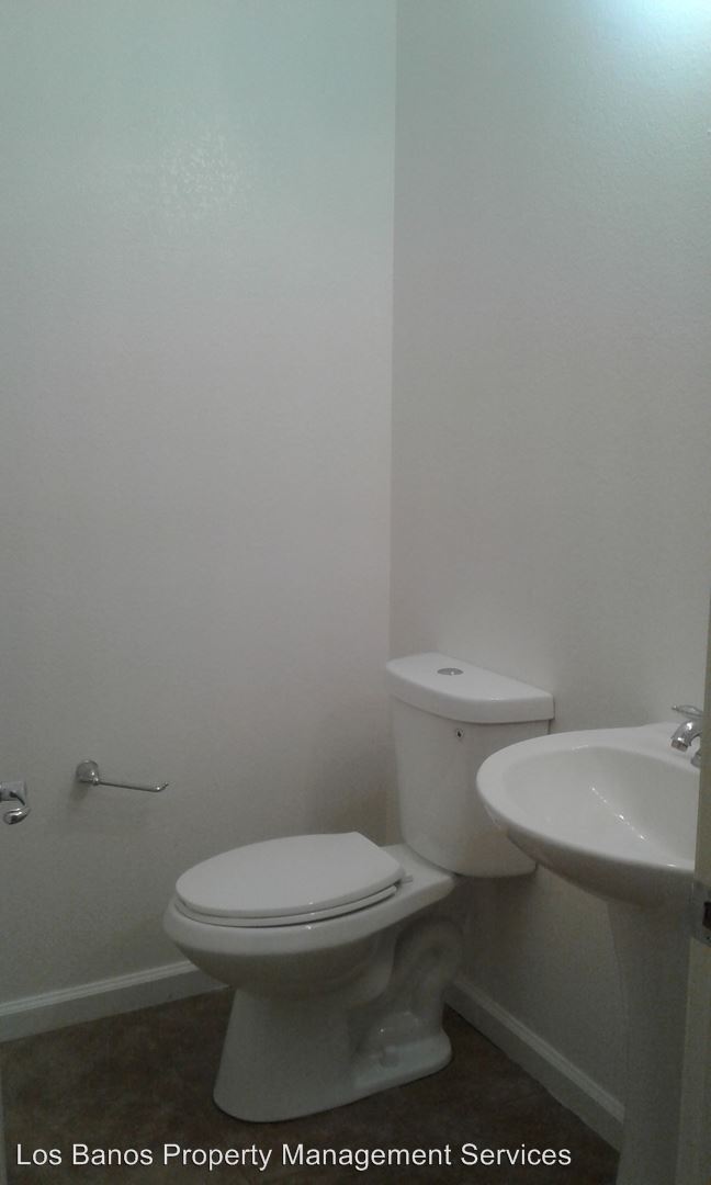 Building Photo - 581 Ashwood Ln