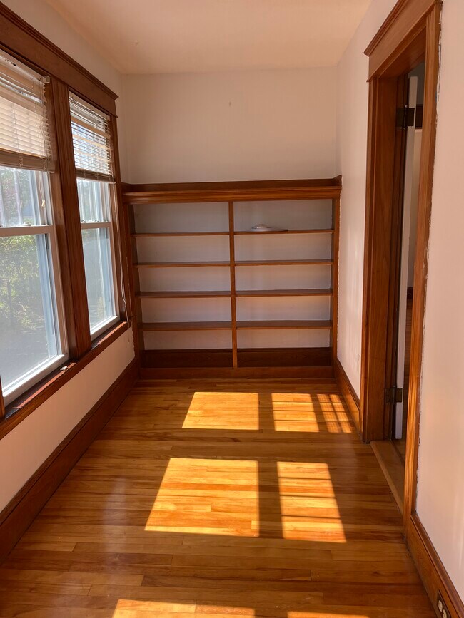 Bookcases in sunroom - 28 Caleb St