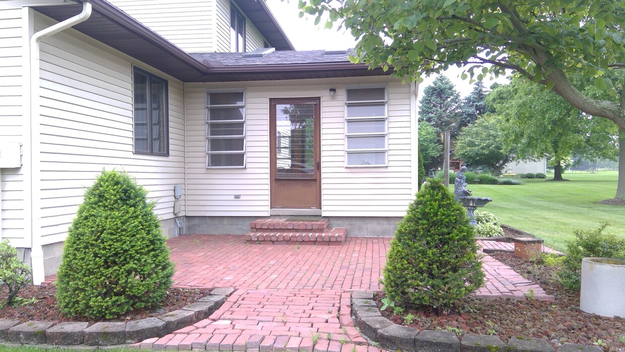 Building Photo - 1801 King Dr