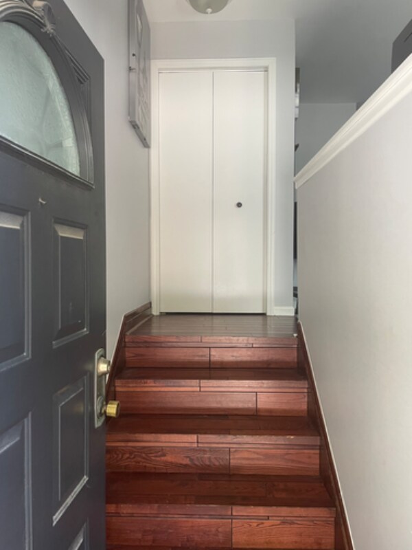 Foto del edificio - 212 Pinewood Dr