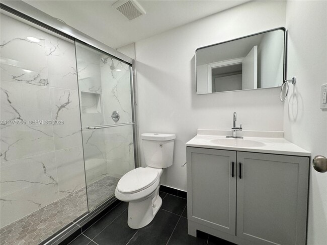 Foto del edificio - 4140 Woodside Dr