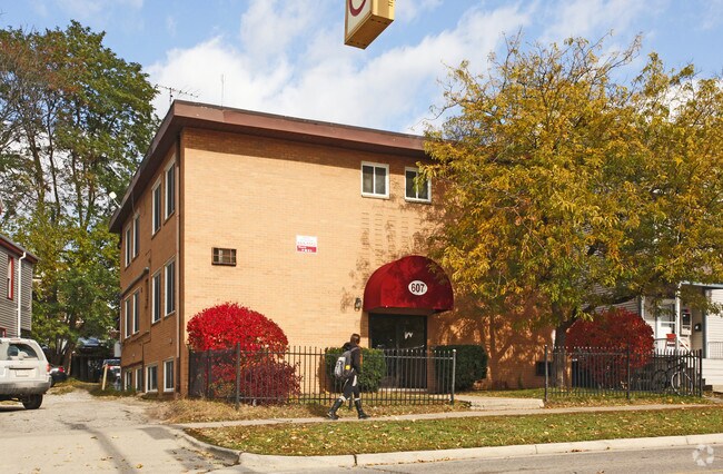 Foto principal - 607 Hill St