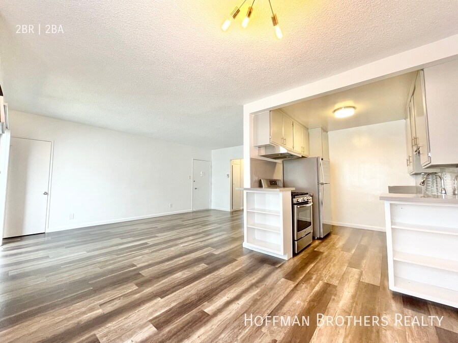 Primary Photo - 1035 N Harper Ave