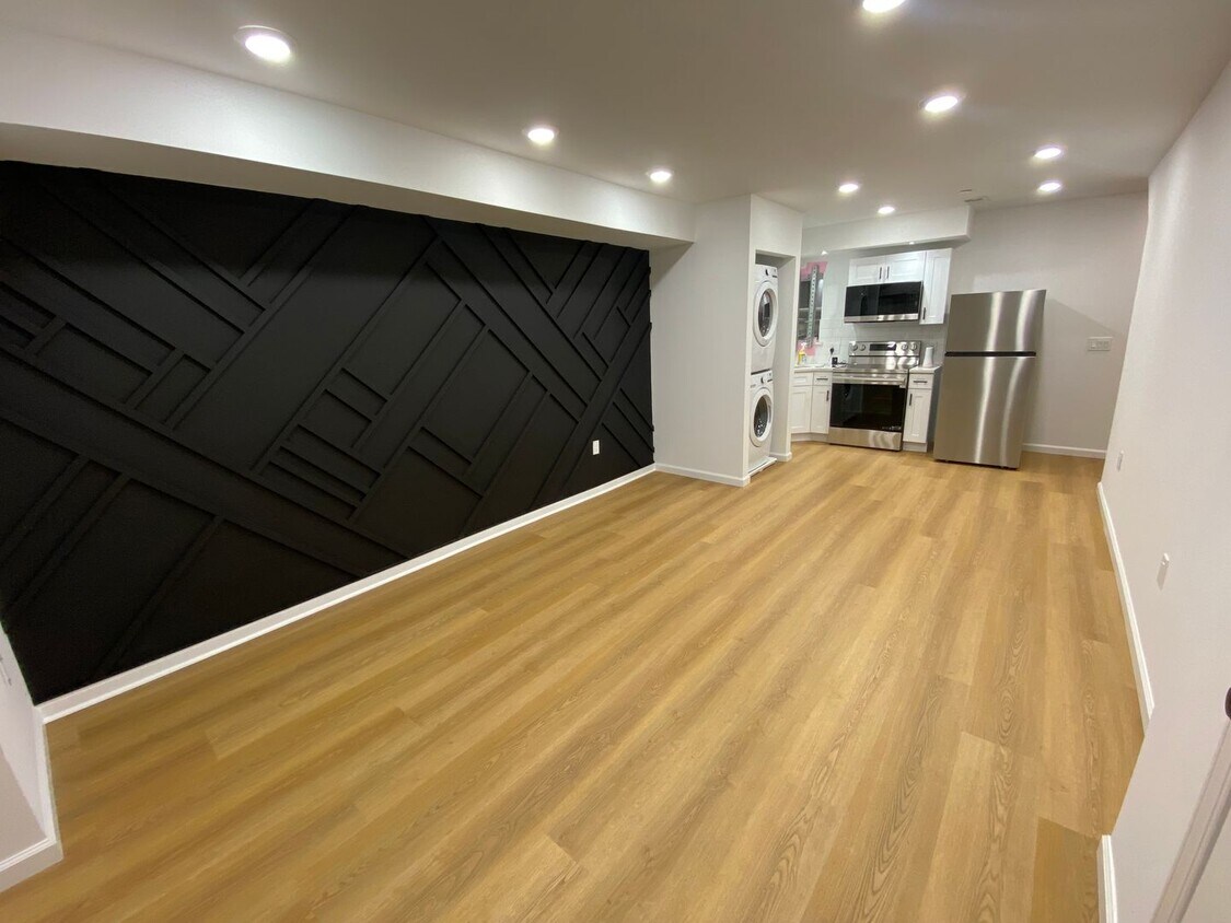 Photo - 5639 Market St,