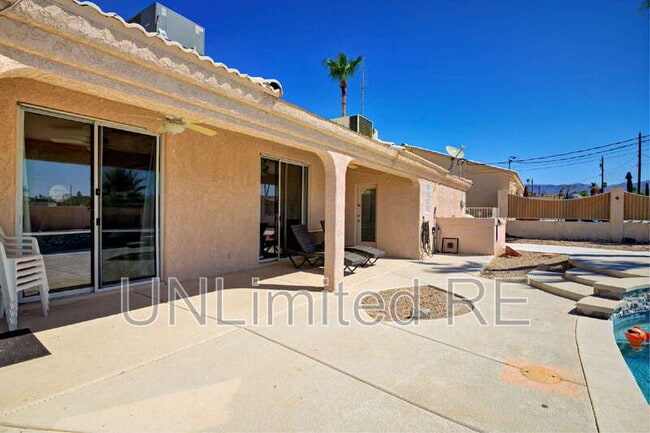 Foto del edificio - 304 Acoma Blvd S