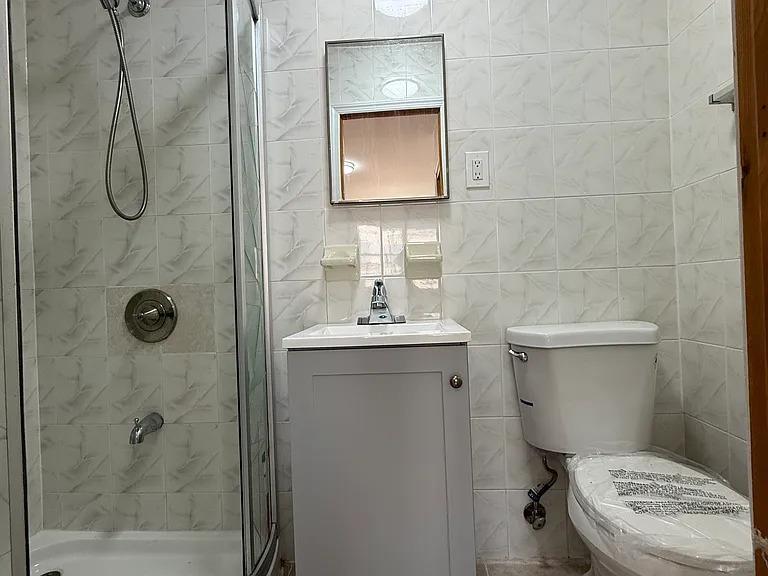 Foto principal - 148 Bay 25th St