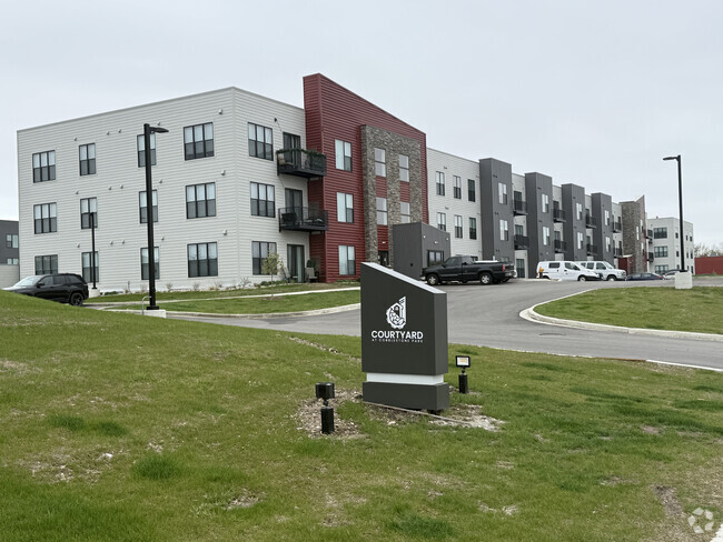 Building Photo - Courtyard at Cobblestone Park