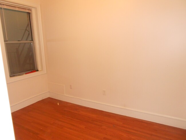 Foto del edificio - 49 Burbank St