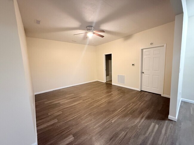 Building Photo - 1029 Thomas V Bryant Dr