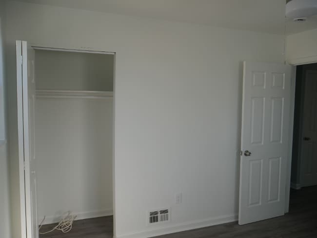 Building Photo - 2312 Wintergreen Ave