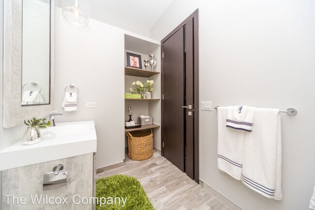 Building Photo - 3 br, 2 bath House - 851 N. California Ave...