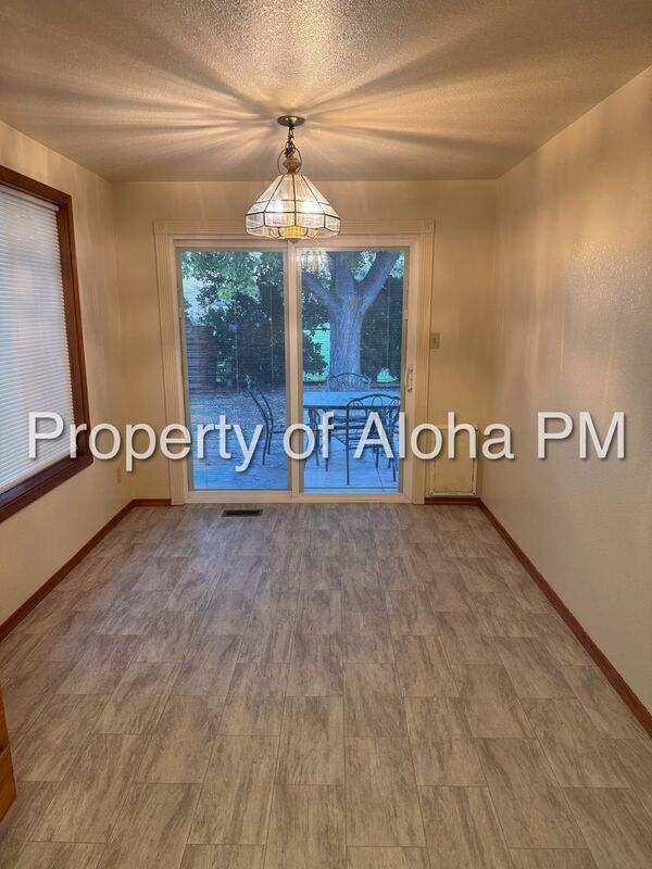 Foto del edificio - 2171 N Linder Rd