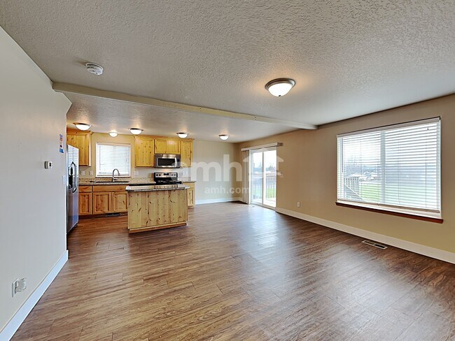 Foto del edificio - 2522 Char Cir NW