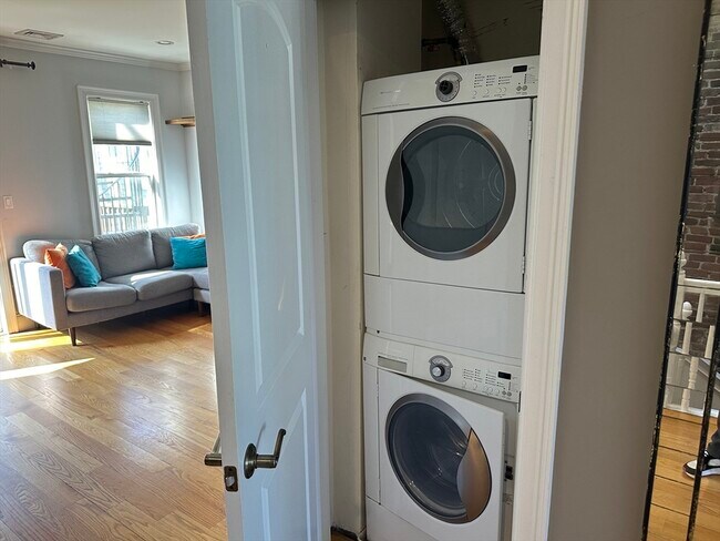 Foto del edificio - 37 I St