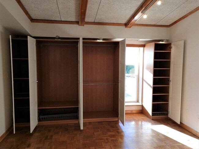 Foto del edificio - 20 Broadlawn Dr