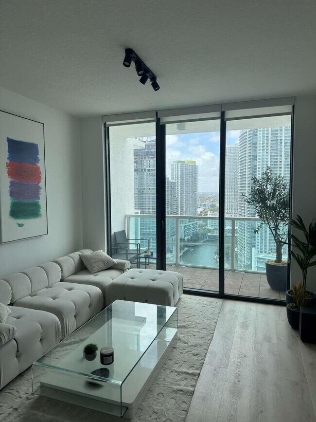 Building Photo - 31 SE 5th St