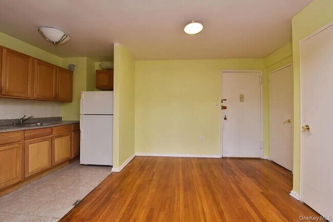 Foto del edificio - 34-20 Parsons Blvd