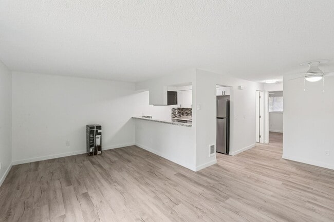 Interior Photo - Images Garden View Apartments