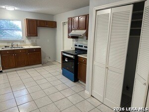 Building Photo - 5922 Lakedale St
