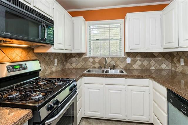 Building Photo - 9611 Lakemont Dr