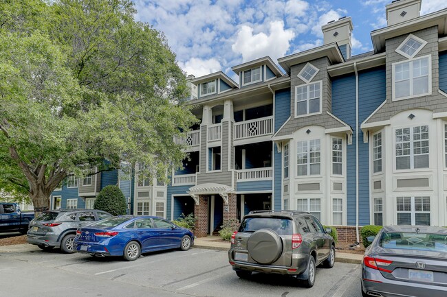 Foto del edificio - 501 Olmsted Park Pl