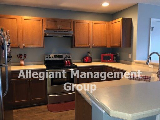 Building Photo - 3 Bedroom Townhome for Rent in Amber Pointe